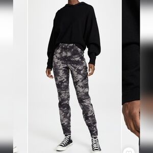 Spanx Sz M Gray Black Camouflage Stretch Twill Cargo Casual Jogger Pants